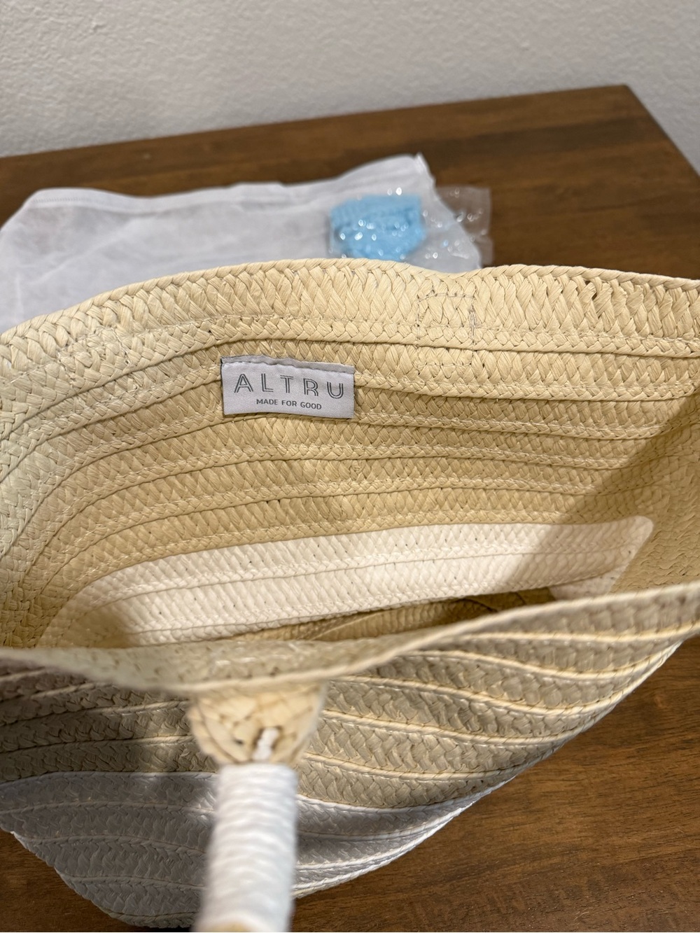 Altru Tan & White Woven Straw Tote - Picture 4 of 5